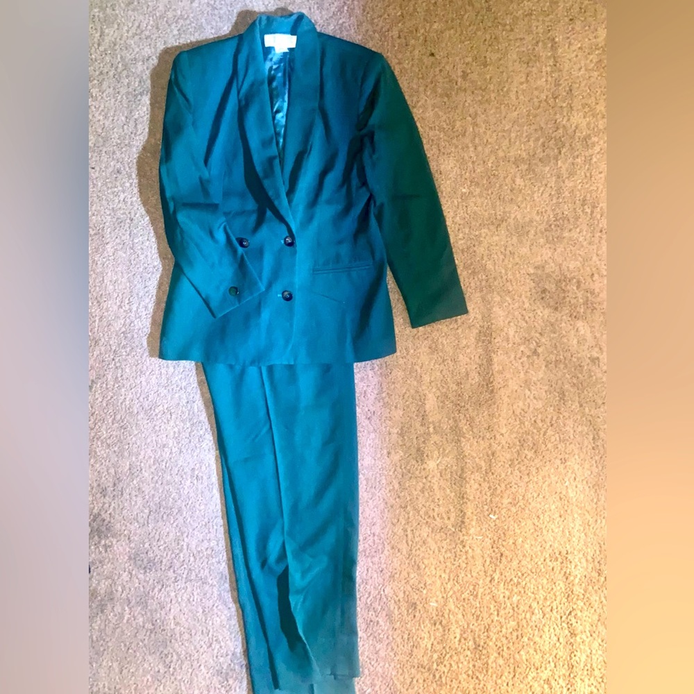 Dark green women’s suit set
